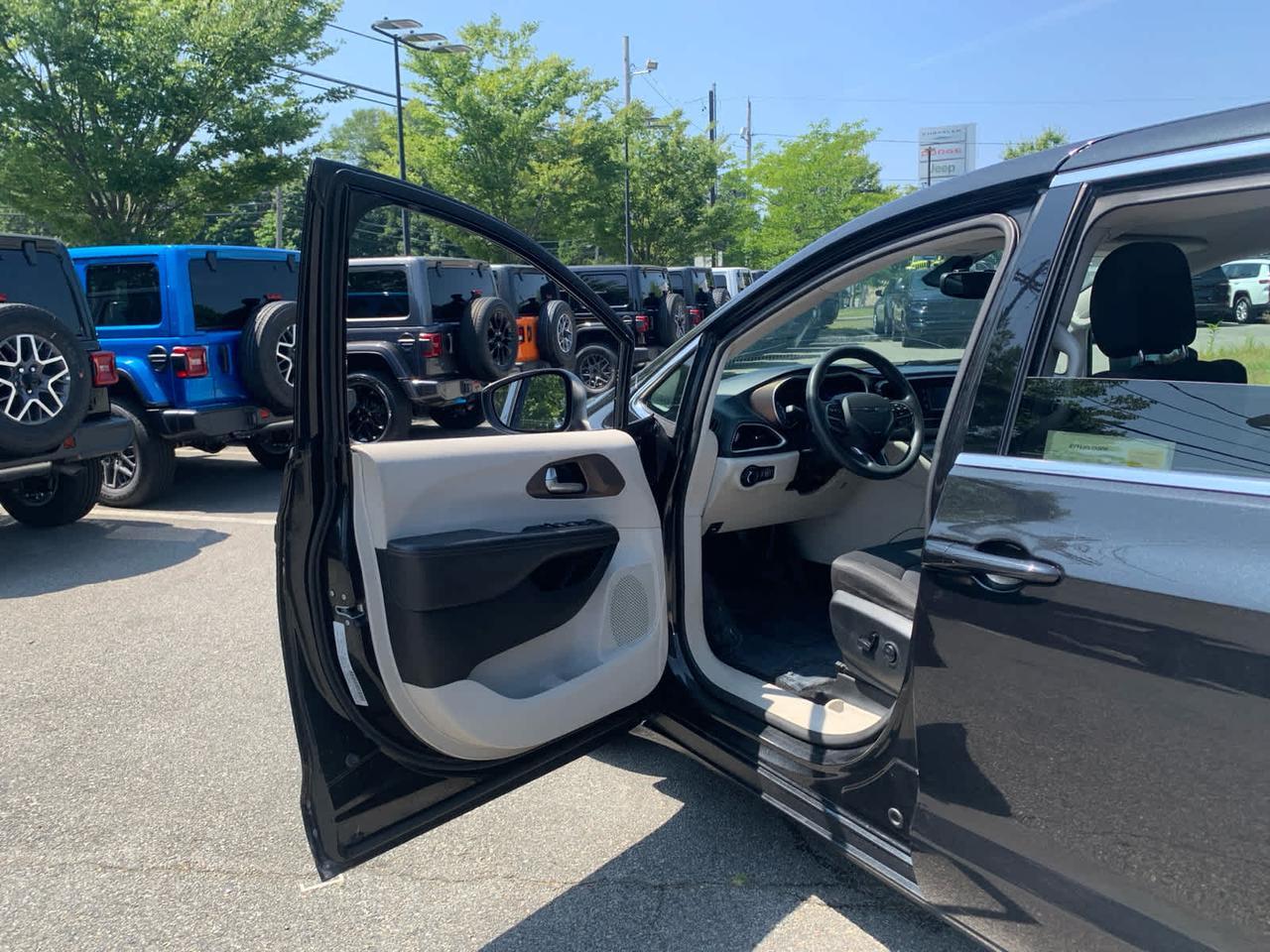 2017 Chrysler Pacifica LX Dartmouth MA