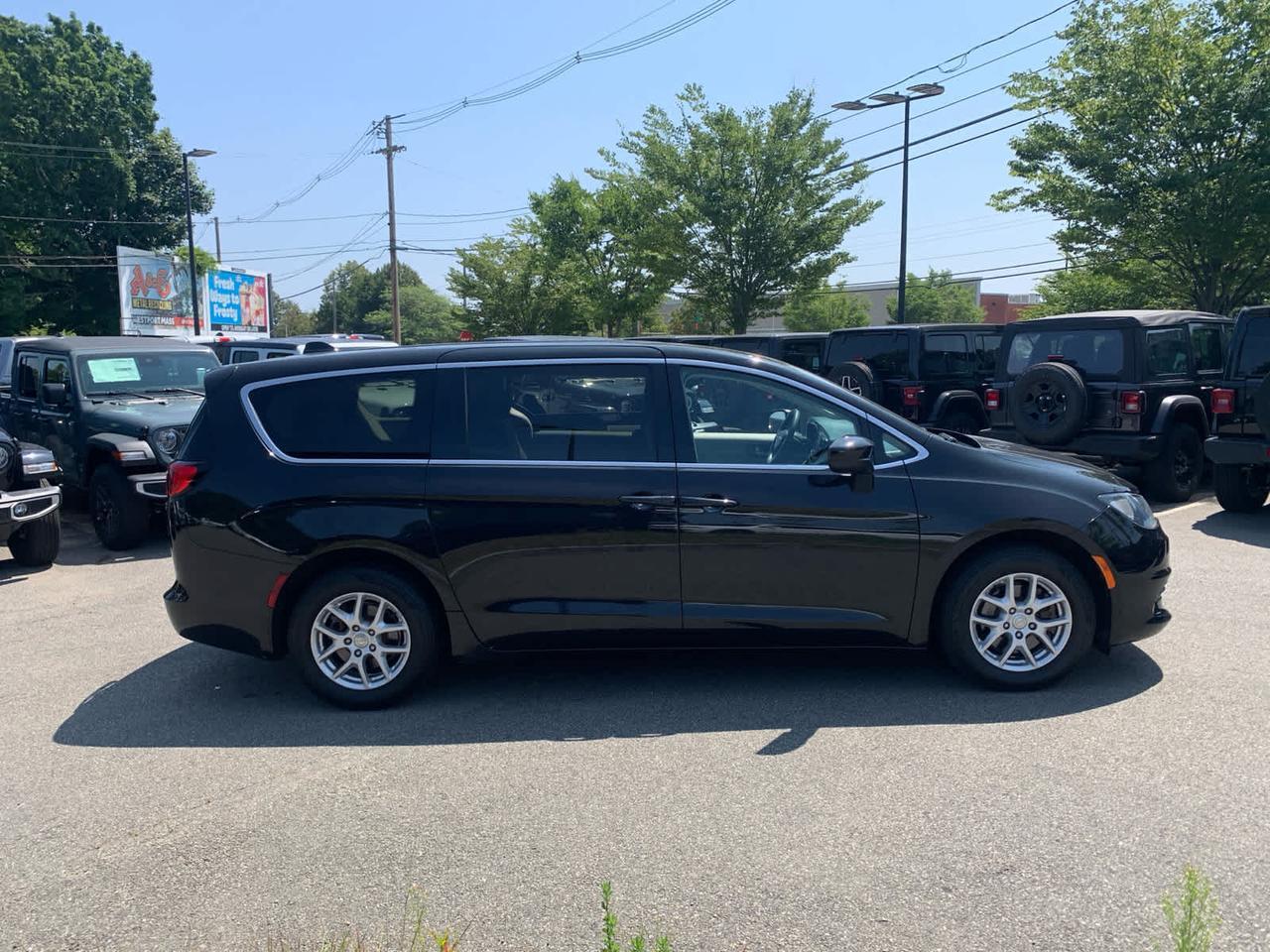 2017 Chrysler Pacifica LX Dartmouth MA