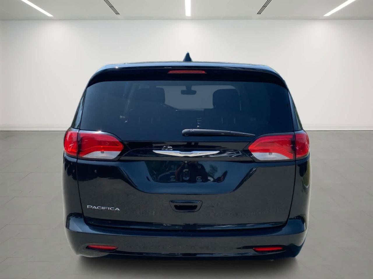 2017 Chrysler Pacifica LX Dartmouth MA