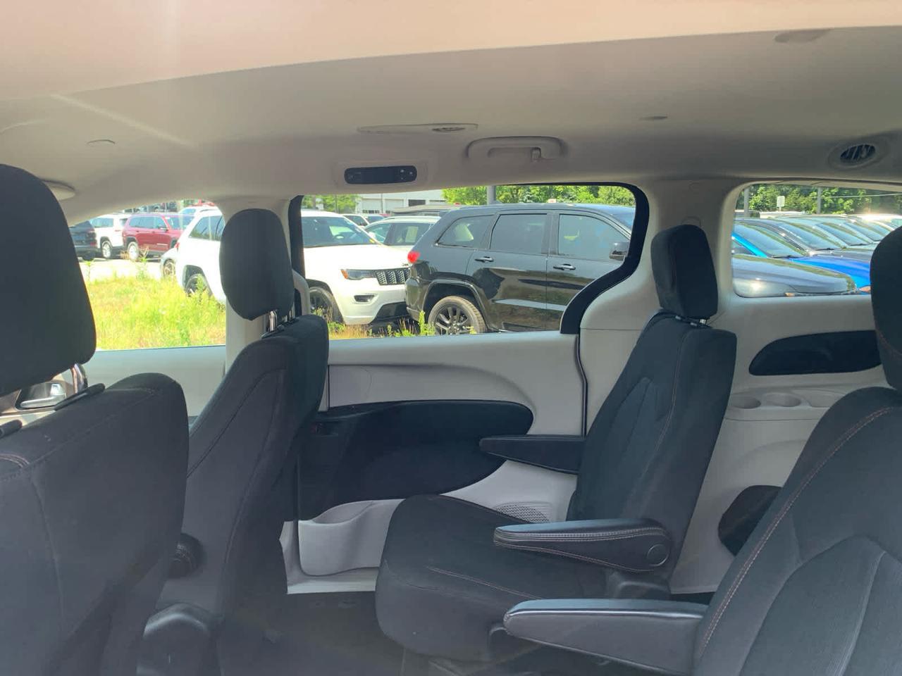 2017 Chrysler Pacifica LX Dartmouth MA