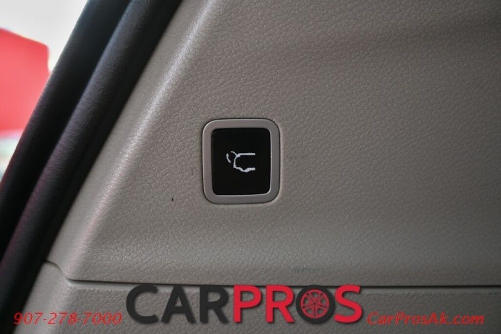 2017 Chrysler Pacifica Limited - Heated & Cooled Front Leather Seats - Second Row Heated Seats - Heated Steering Wheel - 3rd Row - Seats 7 - Remote Start - Blu-Ray Player w/ Seatback Video Screens - Harman/Kardon Speakers - Dual Sunroof Anchorage AK