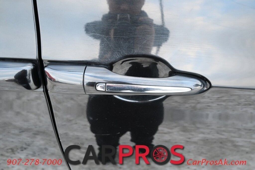 2017 Chrysler Pacifica Limited - Heated & Cooled Front Leather Seats - Second Row Heated Seats - Heated Streering Wheel - 3rd Row - Seats 7 - Remote Start - Blu-Ray Player w/ Seatback Video Screens - Harman/Kardon Speakers - Dual Sunroof Anchorage AK