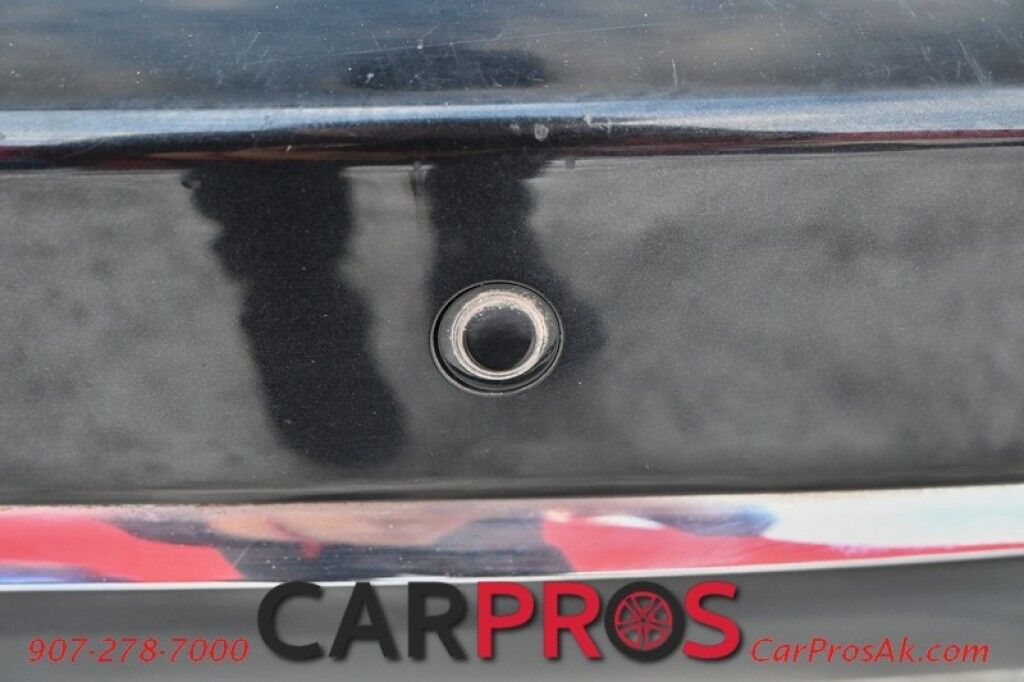 2017 Chrysler Pacifica Limited - Heated & Cooled Front Leather Seats - Second Row Heated Seats - Heated Streering Wheel - 3rd Row - Seats 7 - Remote Start - Blu-Ray Player w/ Seatback Video Screens - Harman/Kardon Speakers - Dual Sunroof Anchorage AK