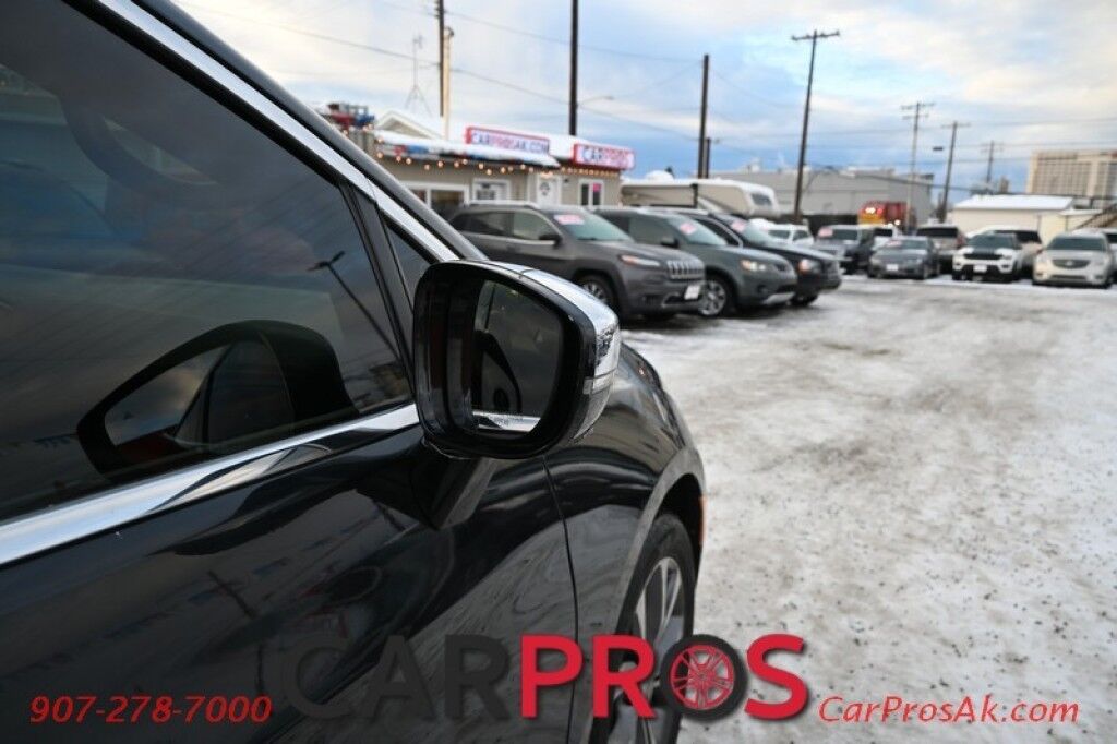 2017 Chrysler Pacifica Limited - Heated & Cooled Front Leather Seats - Second Row Heated Seats - Heated Streering Wheel - 3rd Row - Seats 7 - Remote Start - Blu-Ray Player w/ Seatback Video Screens - Harman/Kardon Speakers - Dual Sunroof Anchorage AK