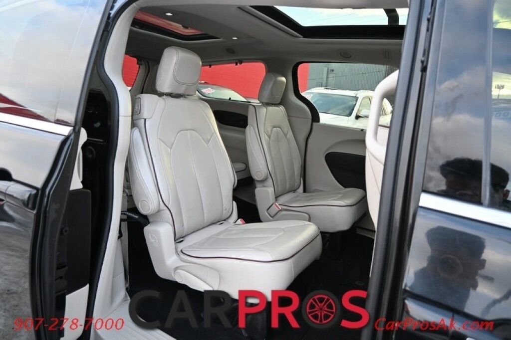 2017 Chrysler Pacifica Limited - Heated & Cooled Front Leather Seats - Second Row Heated Seats - Heated Streering Wheel - 3rd Row - Seats 7 - Remote Start - Blu-Ray Player w/ Seatback Video Screens - Harman/Kardon Speakers - Dual Sunroof Anchorage AK