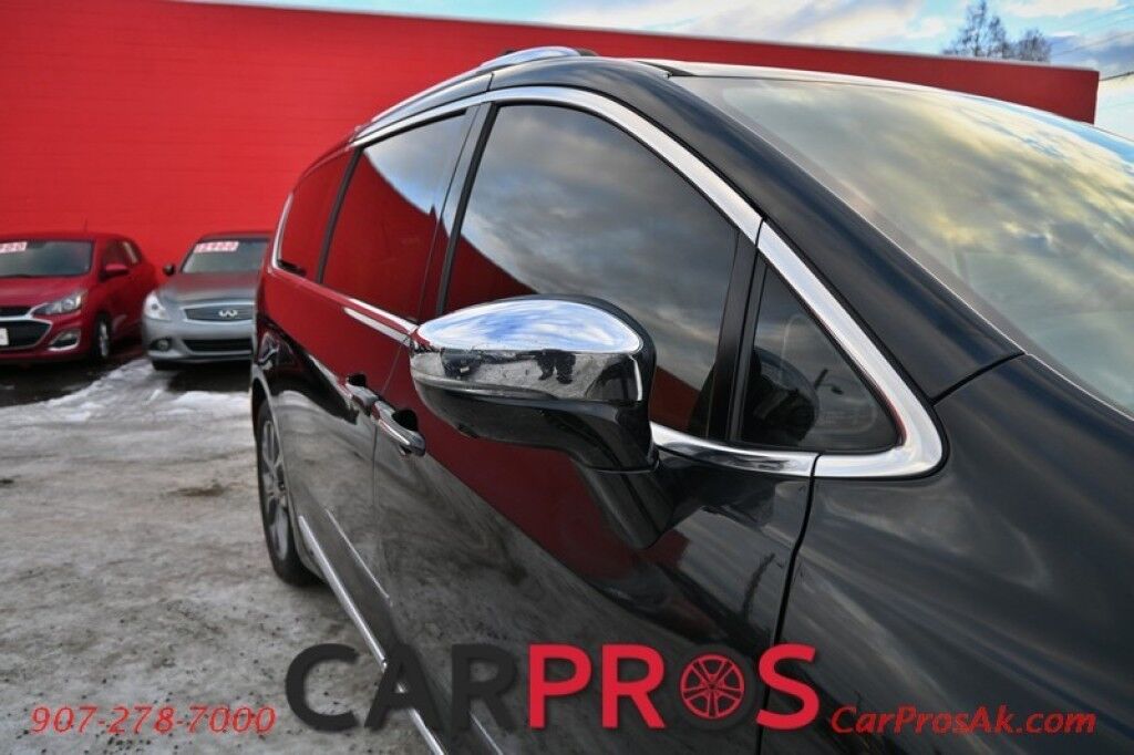 2017 Chrysler Pacifica Limited - Heated & Cooled Front Leather Seats - Second Row Heated Seats - Heated Streering Wheel - 3rd Row - Seats 7 - Remote Start - Blu-Ray Player w/ Seatback Video Screens - Harman/Kardon Speakers - Dual Sunroof Anchorage AK