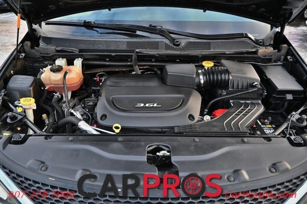 2017 Chrysler Pacifica Limited - Heated & Cooled Front Leather Seats - Second Row Heated Seats - Heated Streering Wheel - 3rd Row - Seats 7 - Remote Start - Blu-Ray Player w/ Seatback Video Screens - Harman/Kardon Speakers - Dual Sunroof Anchorage AK