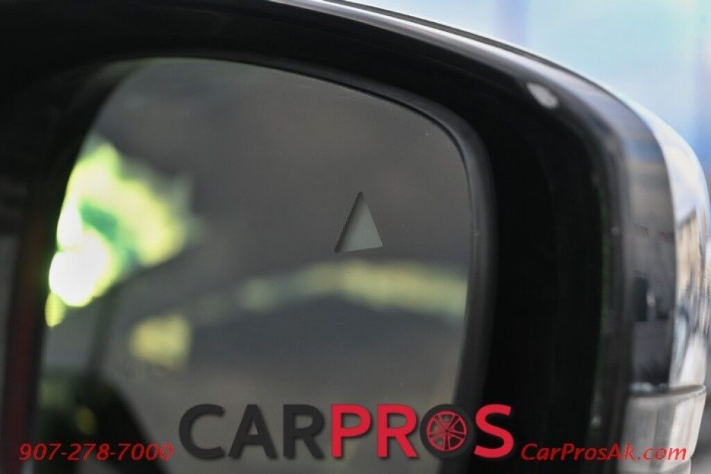 2017 Chrysler Pacifica Limited - Heated & Cooled Front Leather Seats - Second Row Heated Seats - Heated Streering Wheel - 3rd Row - Seats 7 - Remote Start - Blu-Ray Player w/ Seatback Video Screens - Harman/Kardon Speakers - Dual Sunroof Anchorage AK