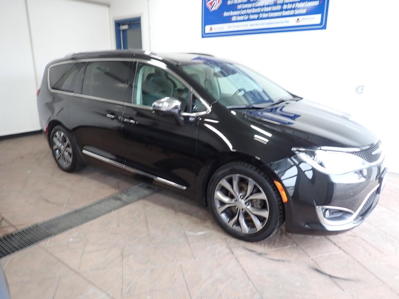 2017 Chrysler Pacifica Limited 4DR PASS VAN LEATHER NAVI SUNROOF Listowel ON