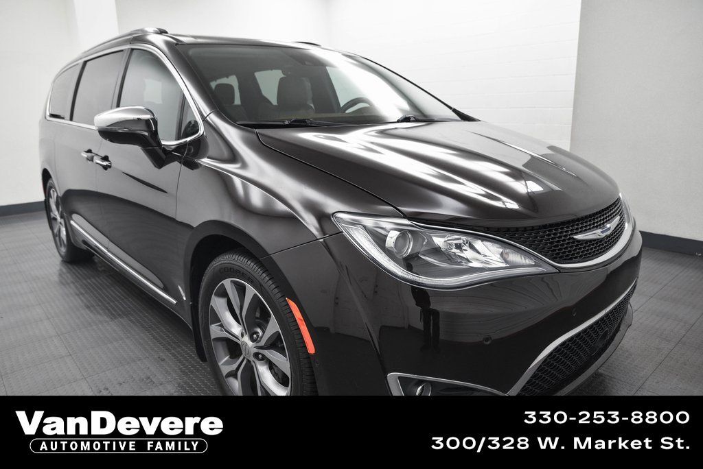 Used 2017 Chrysler Pacifica Limited FWD
