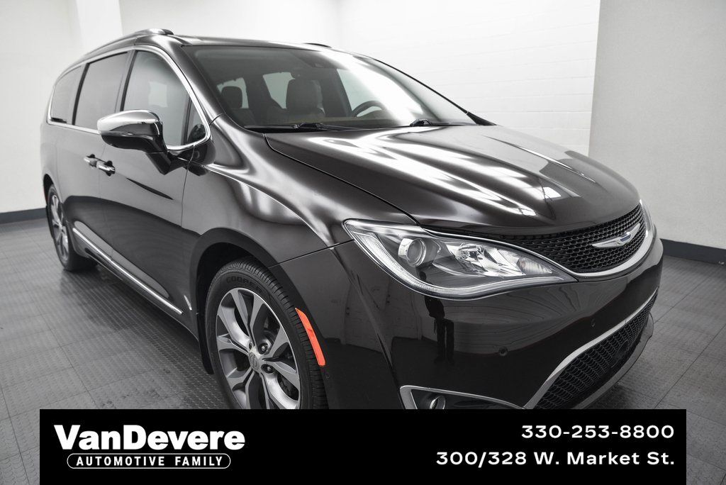 Used 2017 Chrysler Pacifica Limited FWD