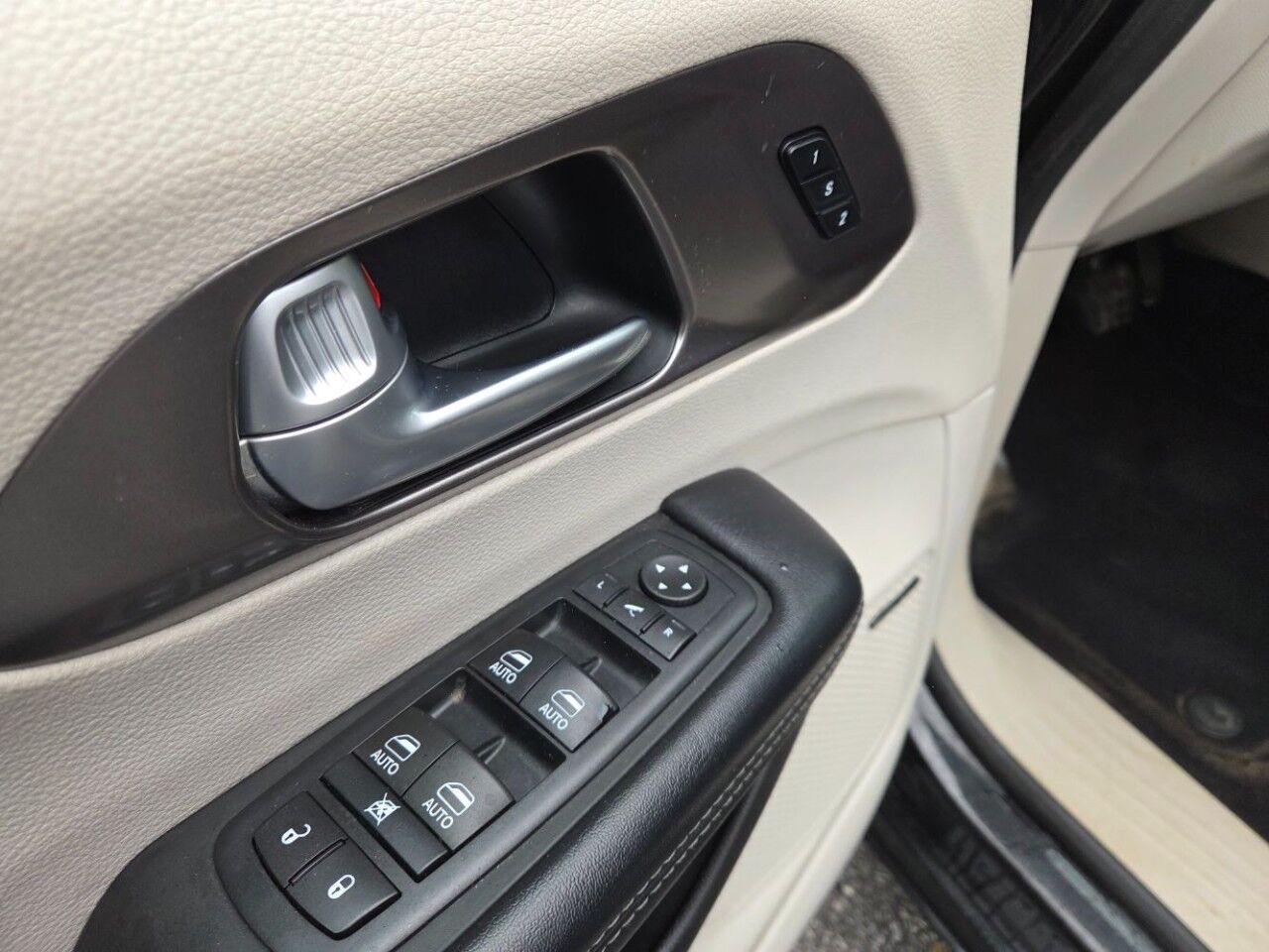 2017 Chrysler Pacifica Limited Charlton MA