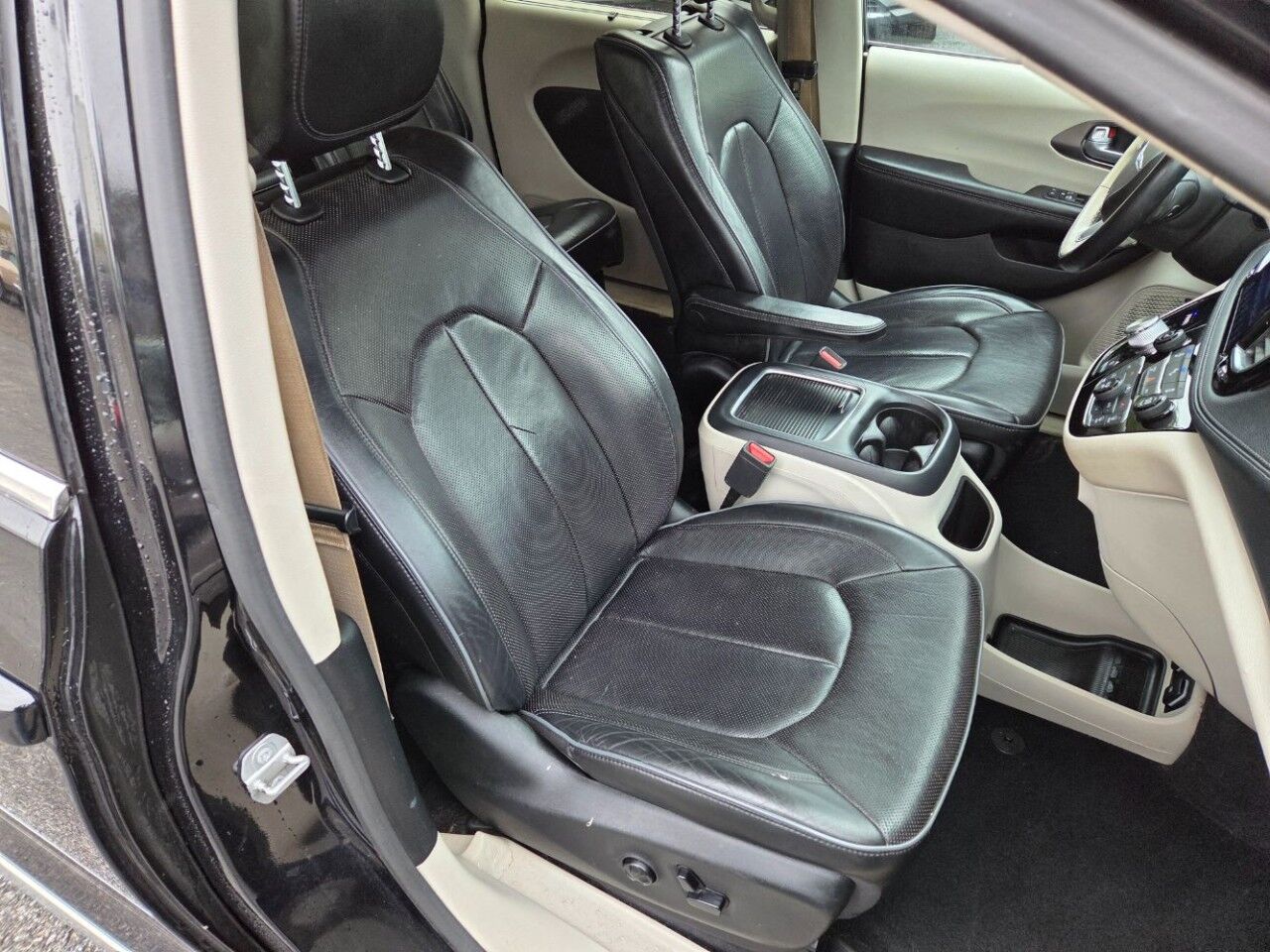 2017 Chrysler Pacifica Limited Charlton MA