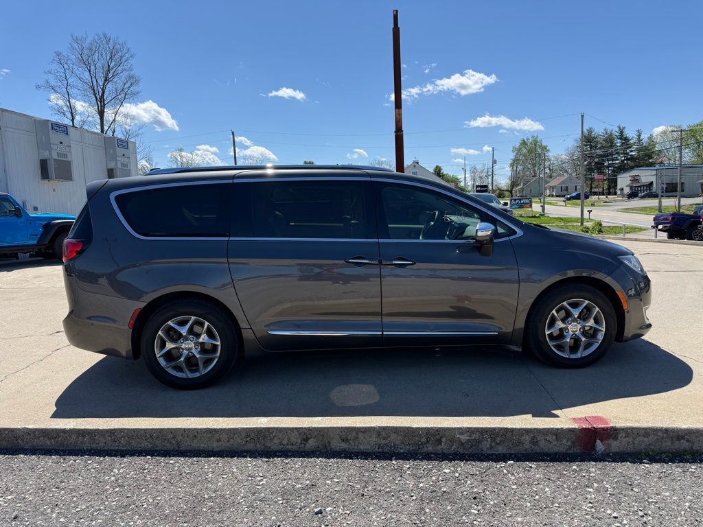 2017 Chrysler Pacifica Limited Crestwood KY