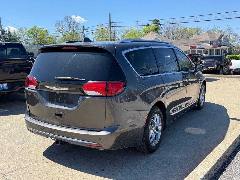 2017 Chrysler Pacifica Limited Crestwood KY