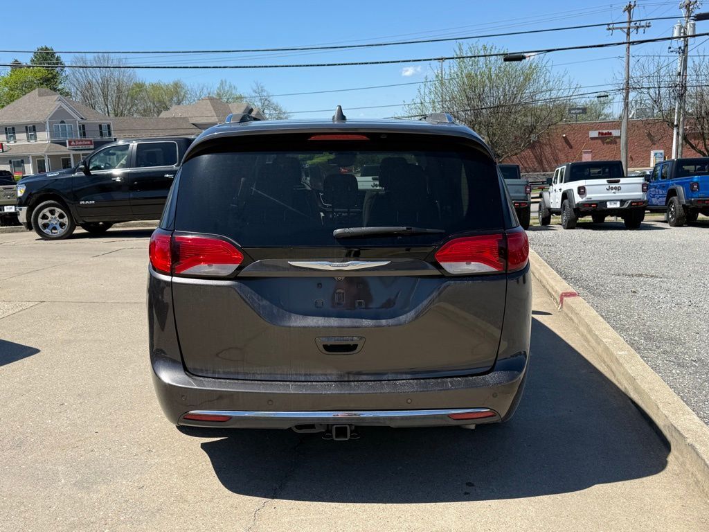 2017 Chrysler Pacifica Limited Crestwood KY