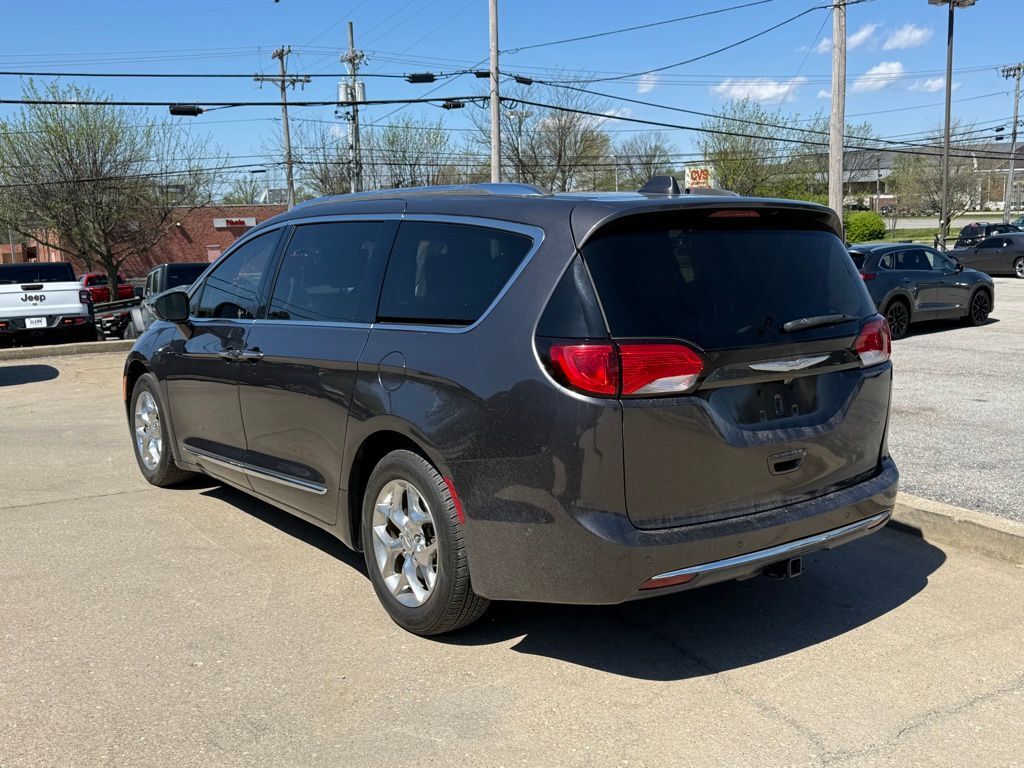 2017 Chrysler Pacifica Limited Crestwood KY