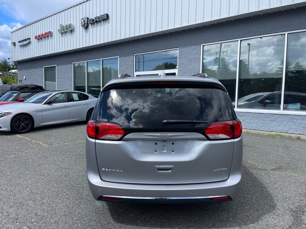 2017 Chrysler Pacifica Limited Orange MA