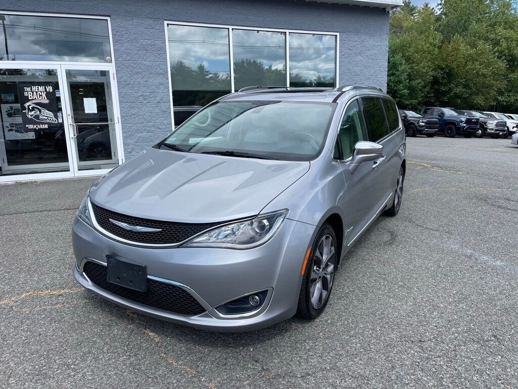 2017 Chrysler Pacifica Limited Orange MA
