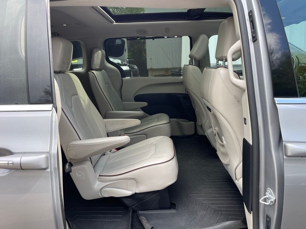 2017 Chrysler Pacifica Limited Orange MA