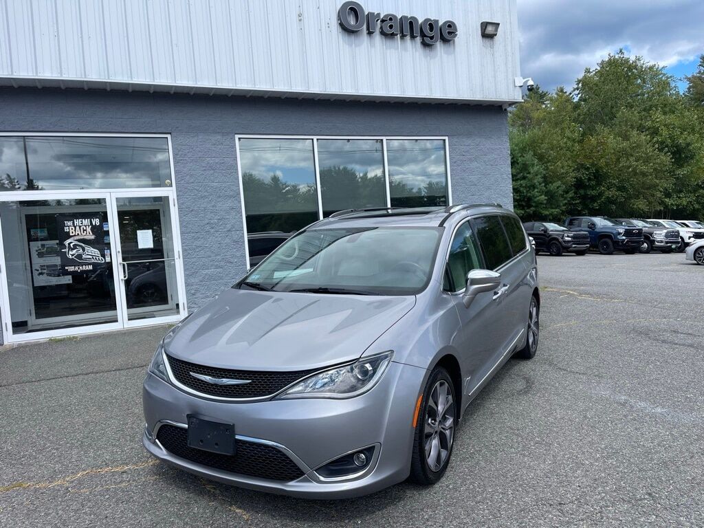 2017 Chrysler Pacifica Limited Orange MA