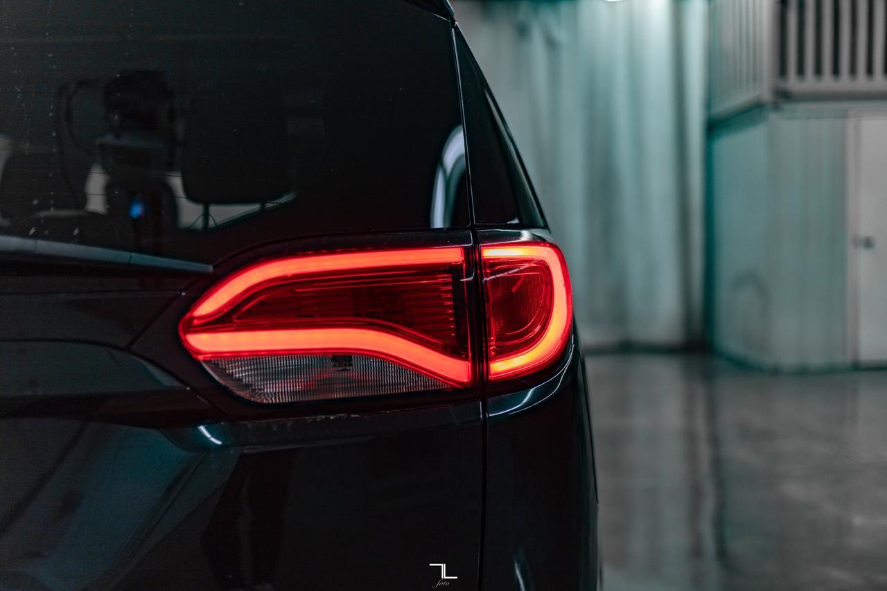 2017 Chrysler Pacifica Limited Leather Roof Nav BCam TV's Red Deer AB