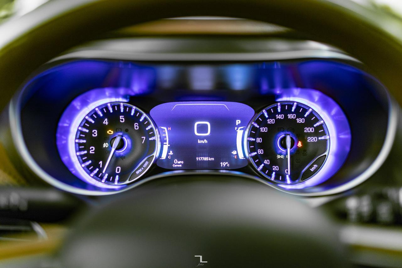 2017 Chrysler Pacifica Limited Leather Roof Nav BCam TV's Red Deer AB