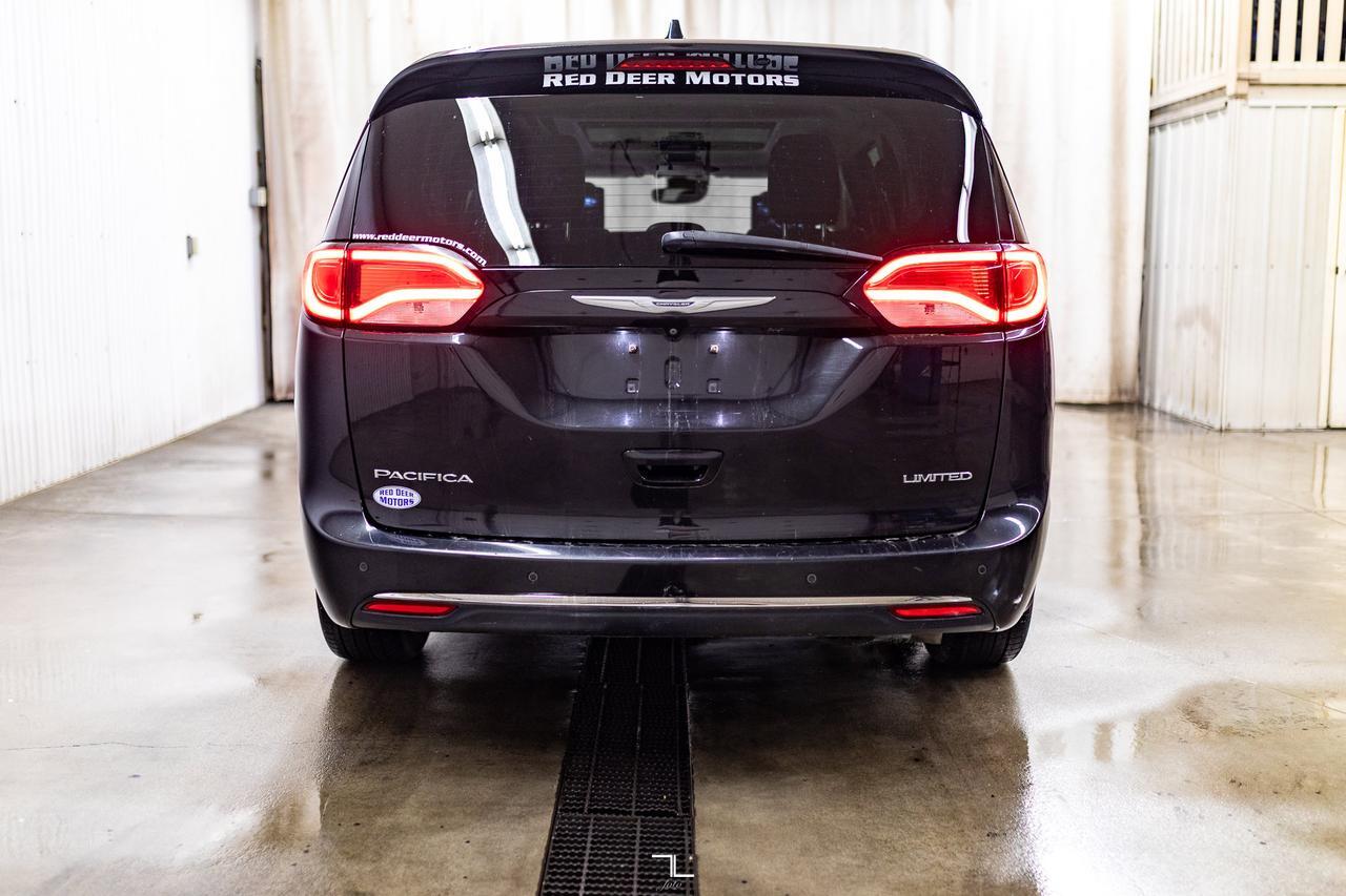 2017 Chrysler Pacifica Limited Leather Roof Nav BCam TV's Red Deer AB