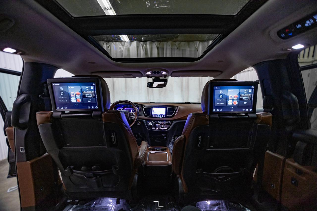 2017 Chrysler Pacifica Limited Leather Roof Nav BCam TV's Red Deer AB