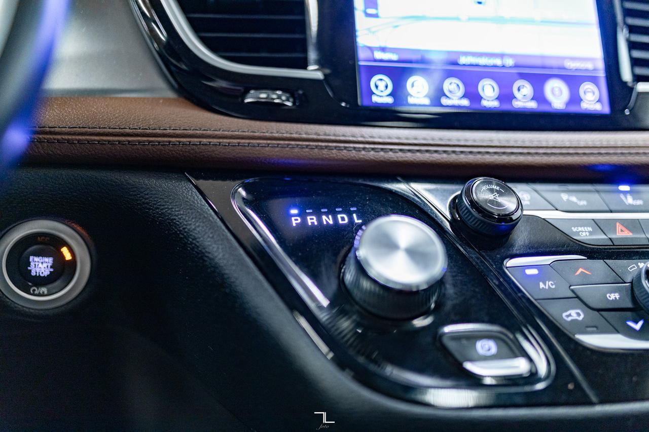 2017 Chrysler Pacifica Limited Leather Roof Nav BCam TV's Red Deer AB