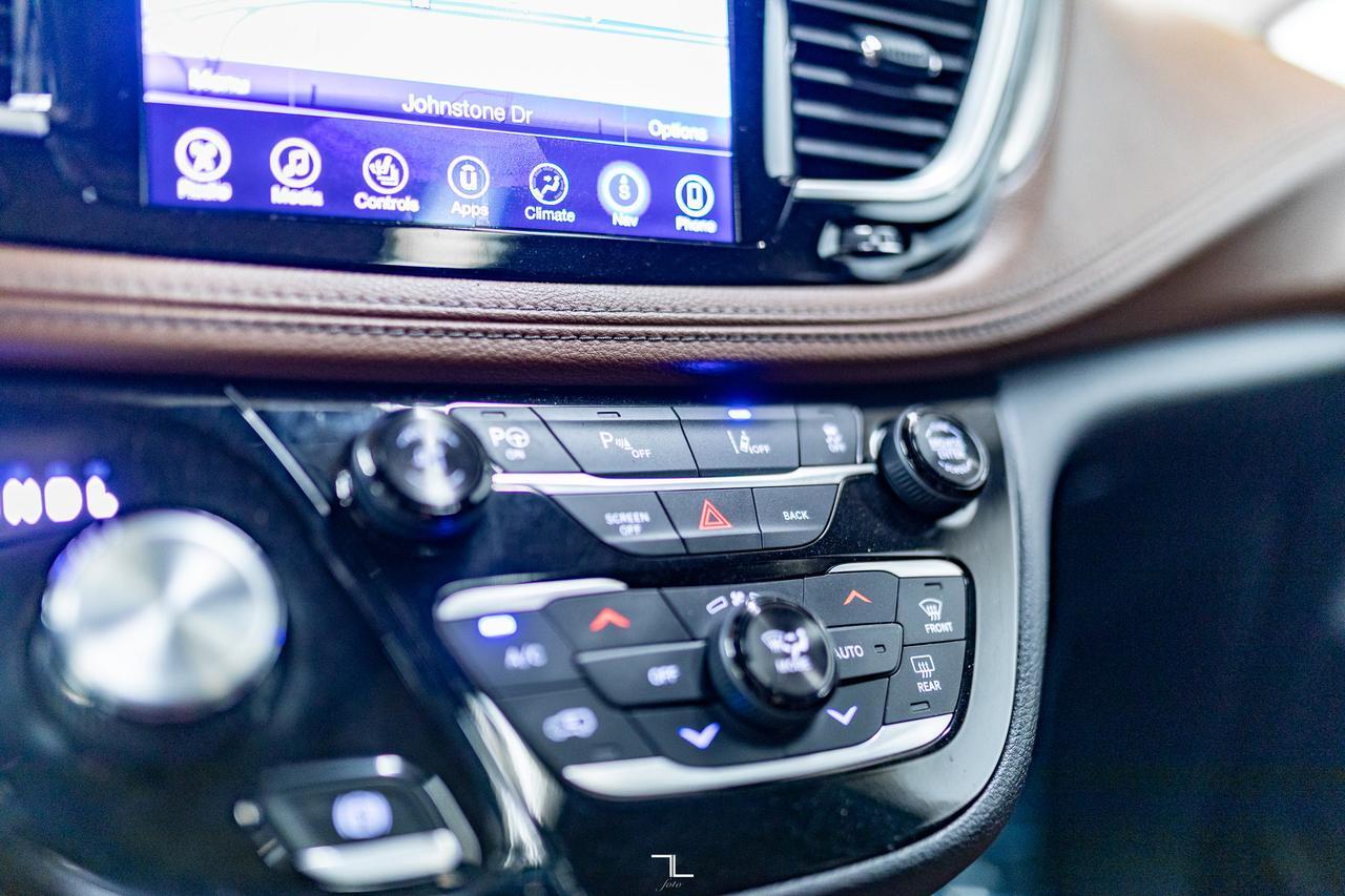 2017 Chrysler Pacifica Limited Leather Roof Nav BCam TV's Red Deer AB