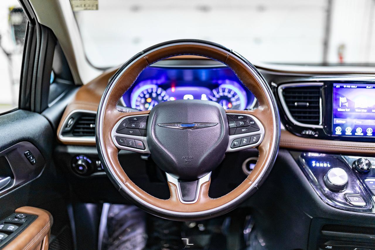 2017 Chrysler Pacifica Limited Leather Roof Nav BCam TV's Red Deer AB