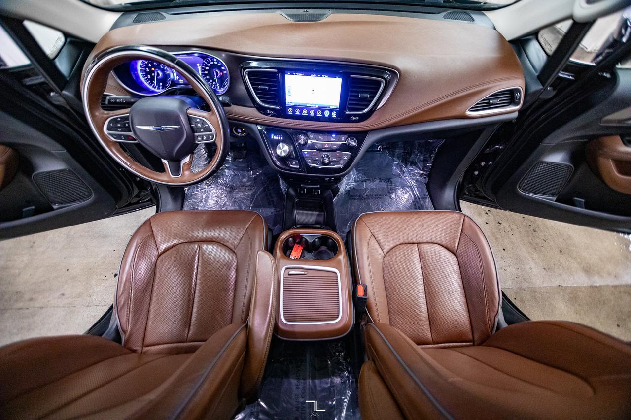 2017 Chrysler Pacifica Limited Leather Roof Nav BCam TV's Red Deer AB