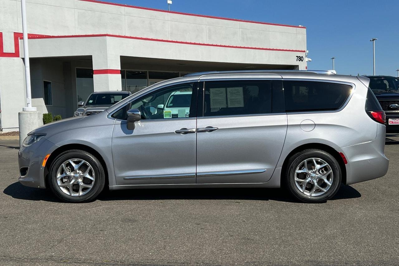 2017 Chrysler Pacifica Limited Roseville CA