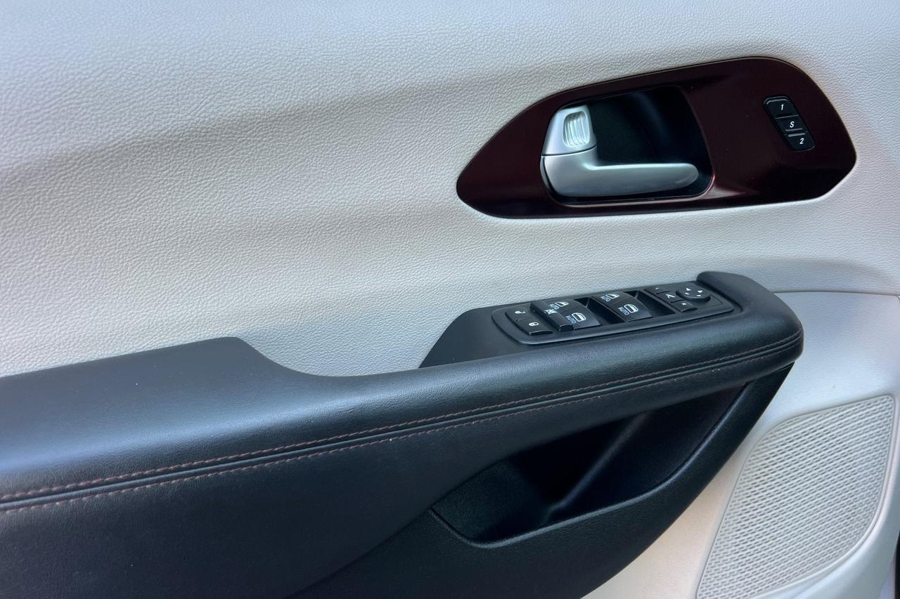 2017 Chrysler Pacifica Limited Roseville CA