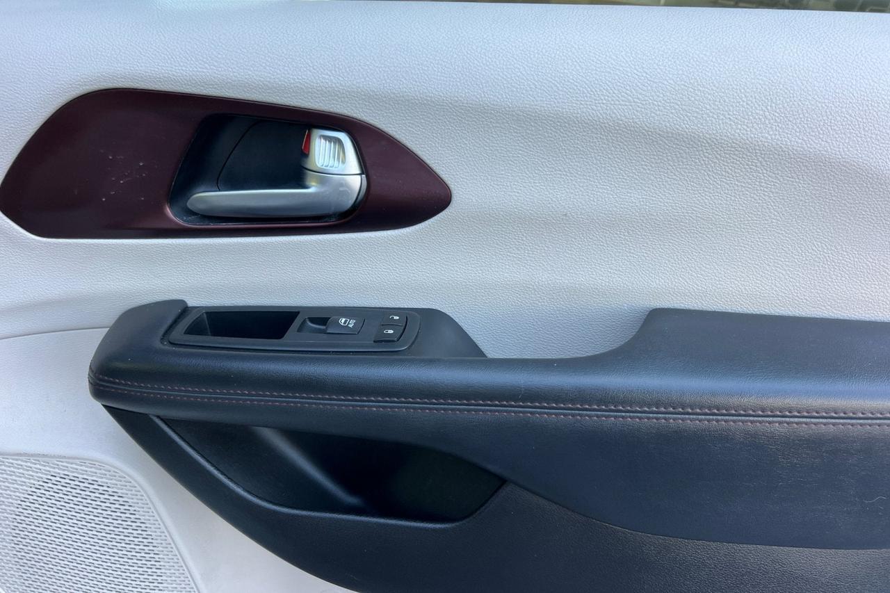 2017 Chrysler Pacifica Limited Roseville CA