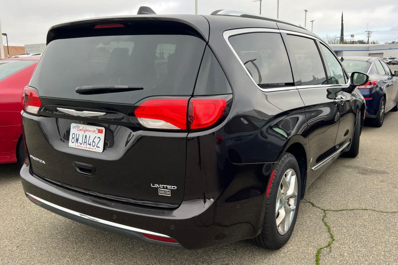 2017 Chrysler Pacifica Limited