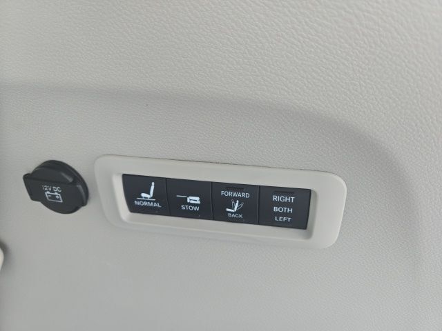 2017 Chrysler Pacifica Limited West Burlington IA