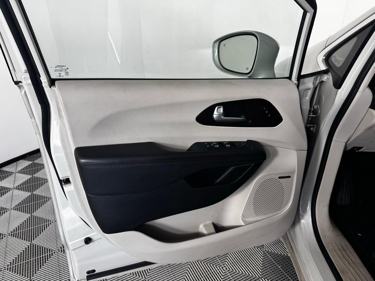 2017 Chrysler Pacifica Limited Fredericksburg VA