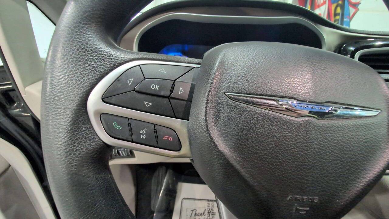 2017 Chrysler Pacifica Touring 4dr Mini Van Lake Orion MI