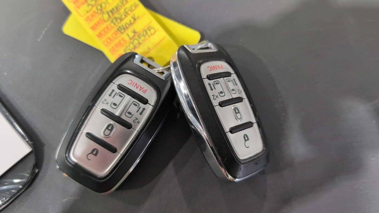 2017 Chrysler Pacifica Touring 4dr Mini Van Lake Orion MI