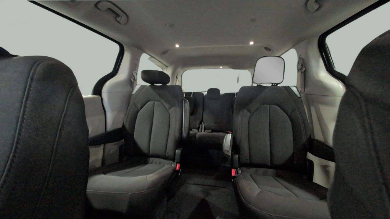 2017 Chrysler Pacifica Touring 4dr Mini Van Lake Orion MI