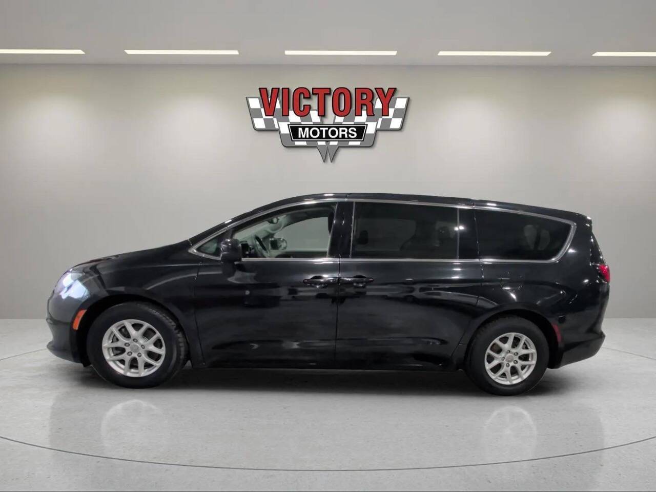 2017 Chrysler Pacifica Touring 4dr Mini Van Lake Orion MI