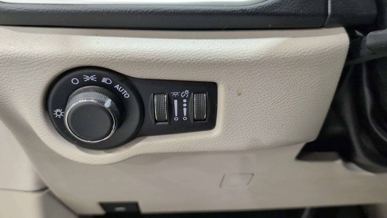 2017 Chrysler Pacifica Touring 4dr Mini Van Lake Orion MI