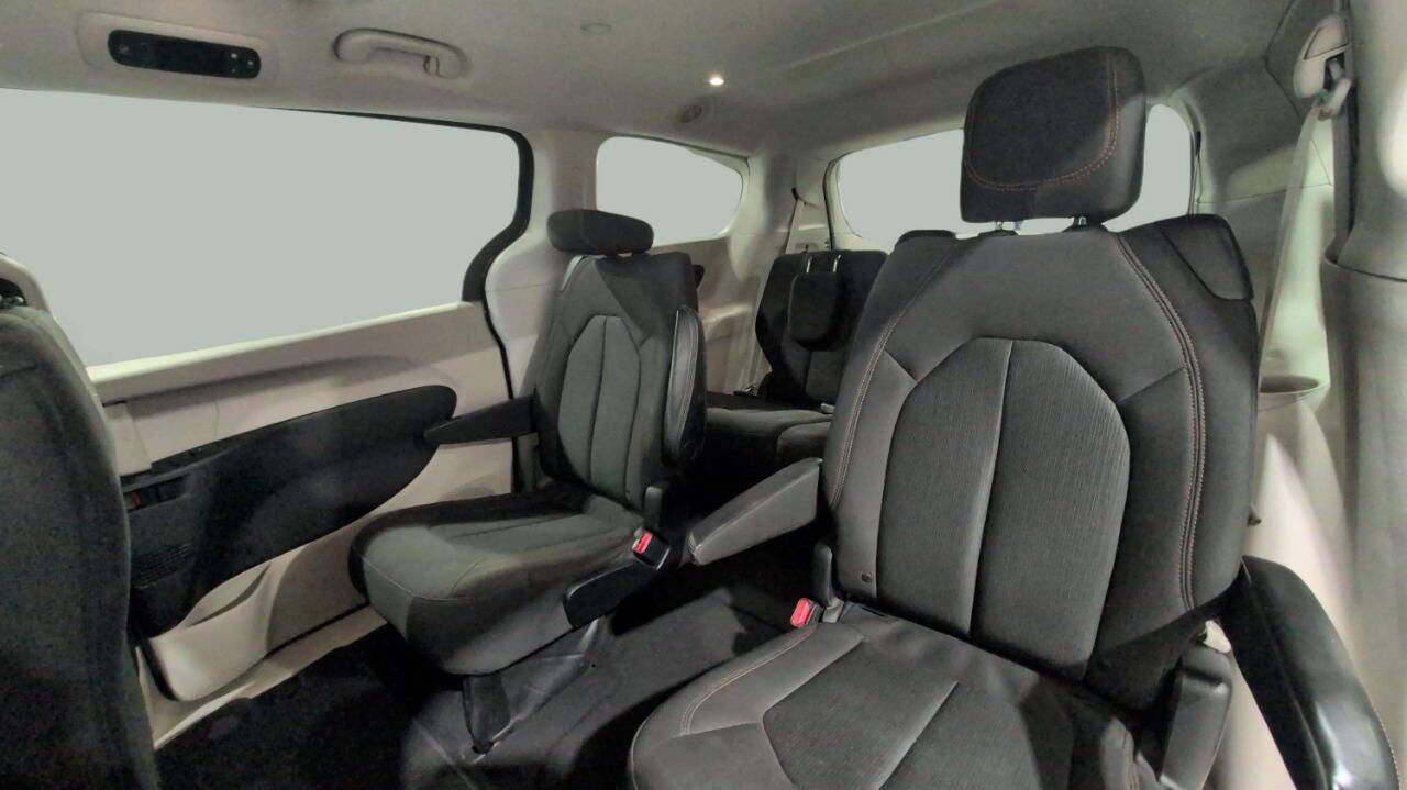 2017 Chrysler Pacifica Touring 4dr Mini Van Lake Orion MI