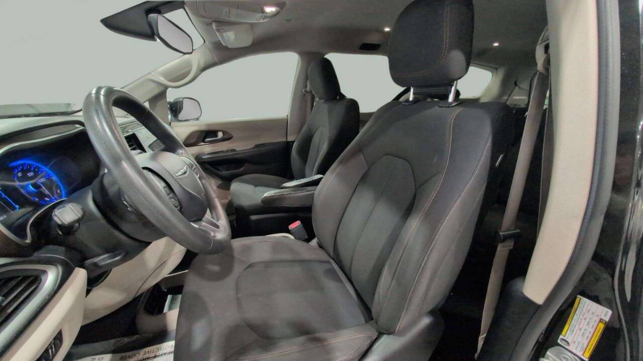 2017 Chrysler Pacifica Touring 4dr Mini Van Lake Orion MI