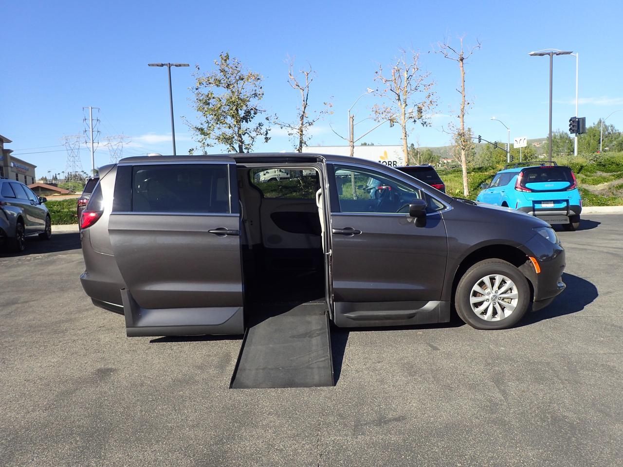 2017 Chrysler Pacifica Touring Anaheim CA