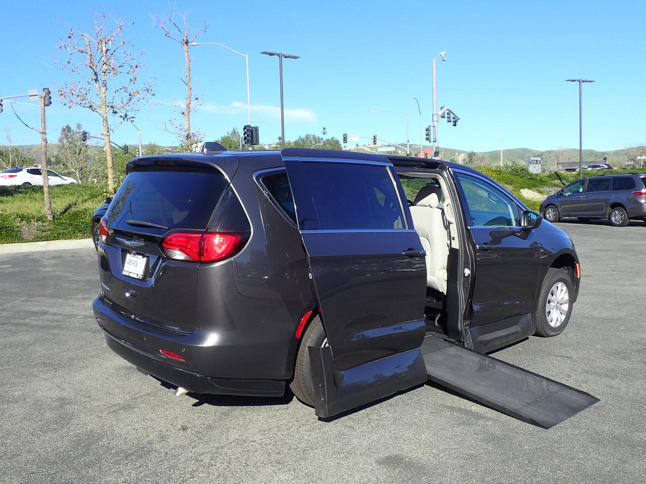 2017 Chrysler Pacifica Touring Anaheim CA