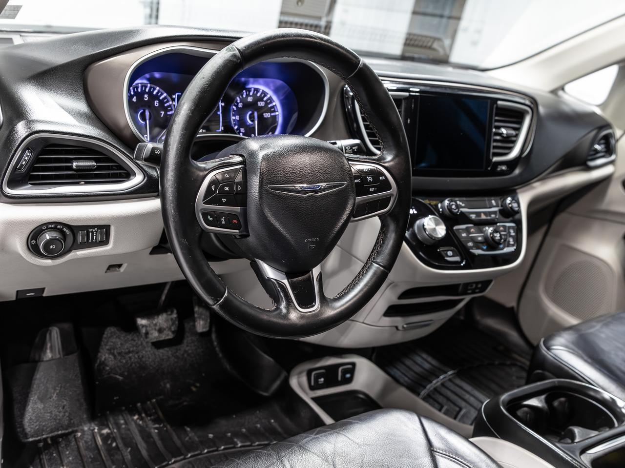 2017 Chrysler Pacifica Touring-L 7-Passenger NAV Cranberry PA