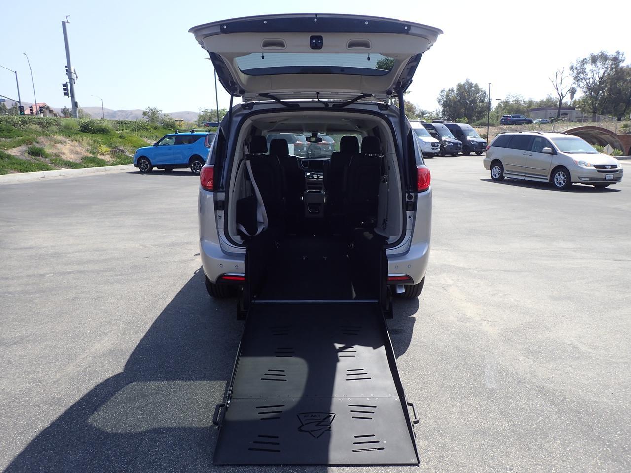 2017 Chrysler Pacifica Touring-L Anaheim CA